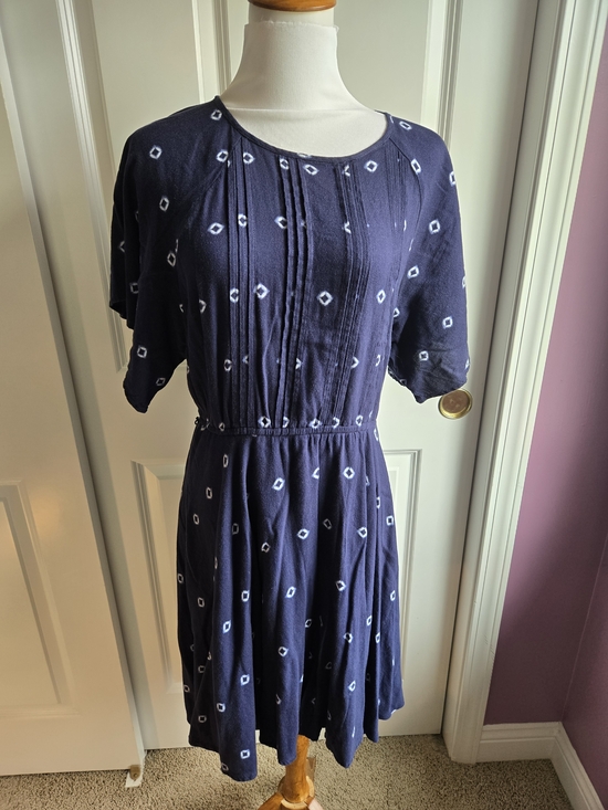 Old Navy Dresses & Skirts - Old Navy Navy Blue Midi Dress with White Geometric Print - Medium